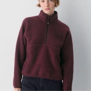 Aritzia TNA Polartec Thermal Pro 1/2
Zip Hi-hip Sweater-Burgundy Fleece
Pullover